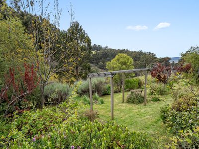 190 Cripps Road, Woodbridge