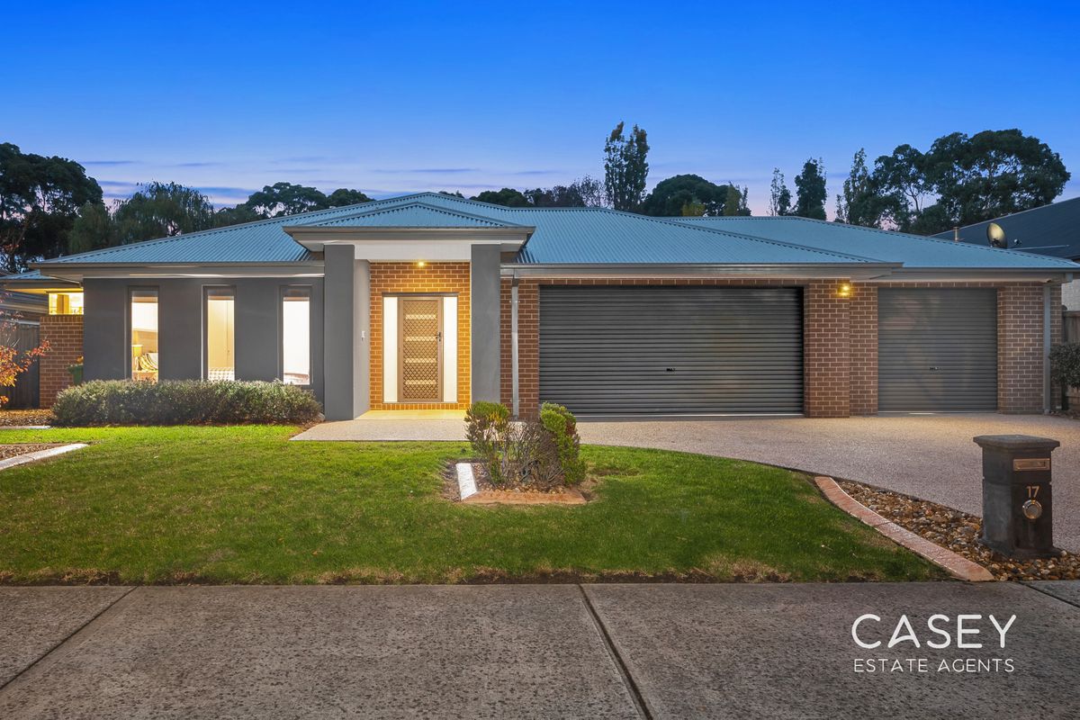 Grand Living & Ultimate Entertainer in Cranbourne East (41 SQUARES APPROX)