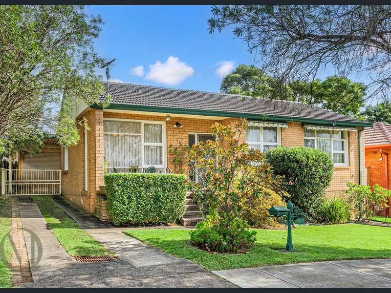 10 Dora Crescent, Dundas