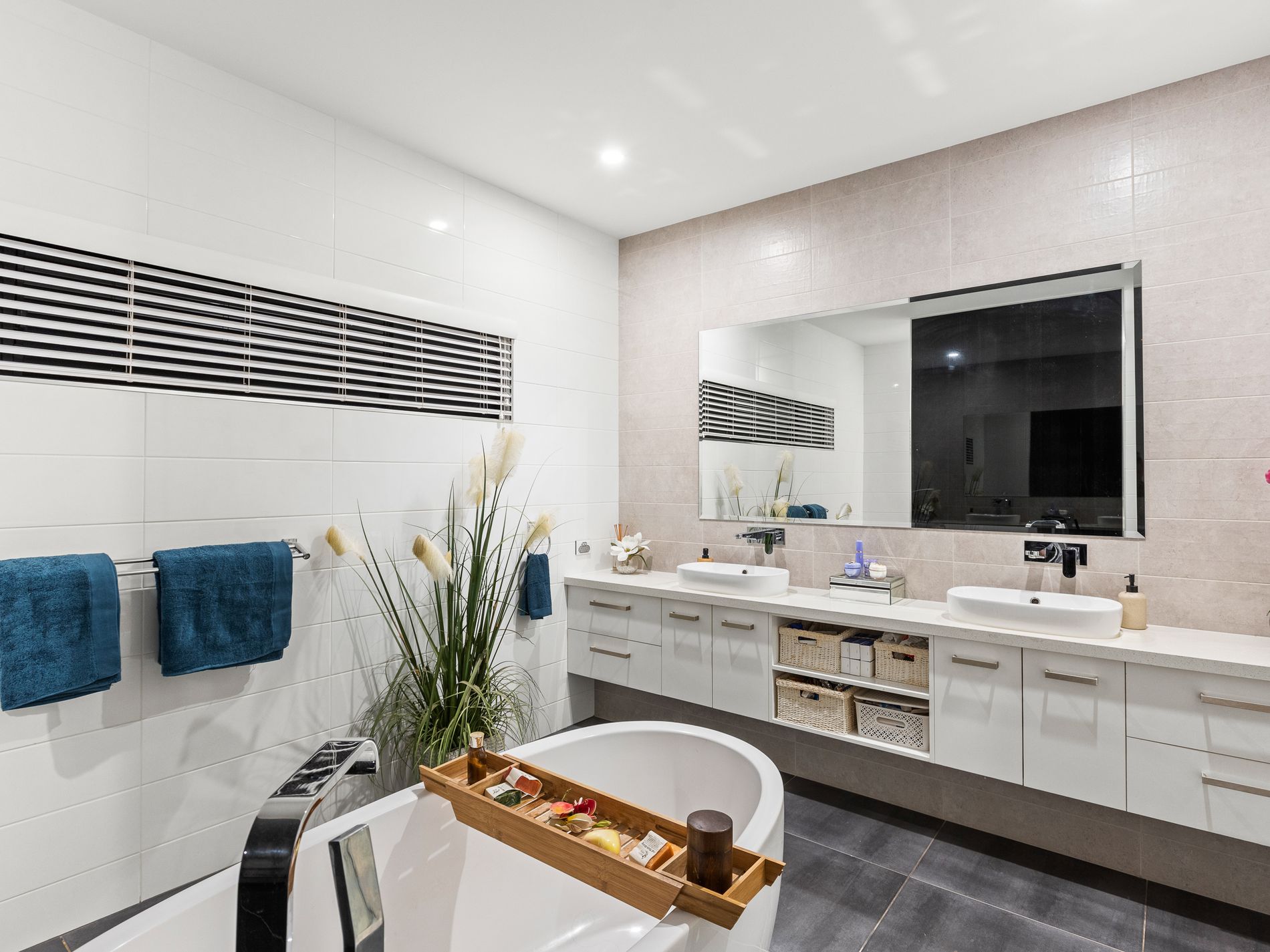 6 Hatoyama View, Bilingurr