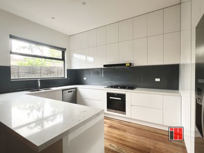 2 / 10 Ronald Avenue, Bulleen