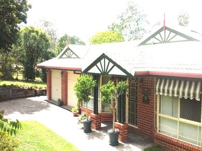 27 Balmoral Grove, Karalee