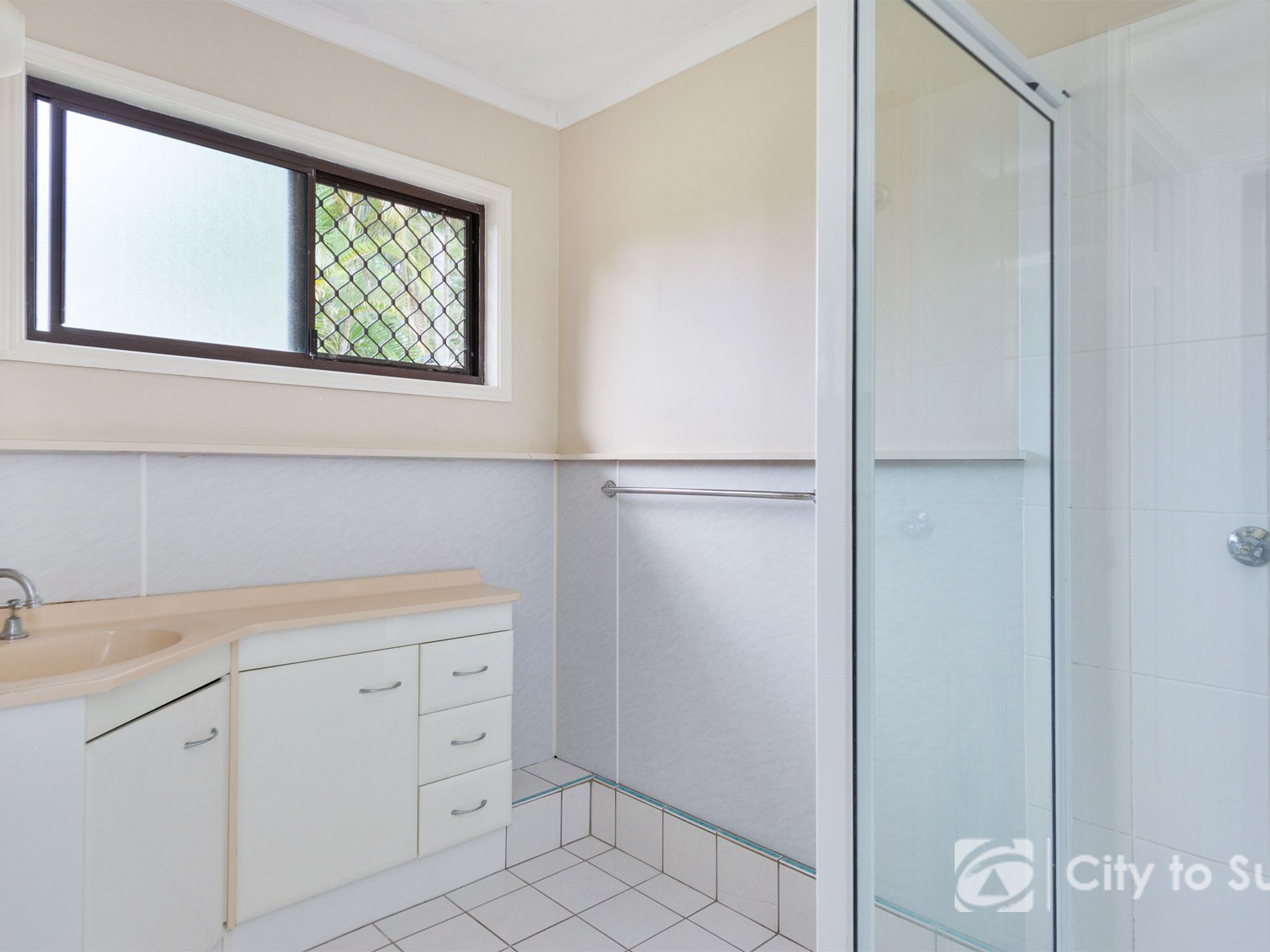 3 Pembroke Road, Bethania First National Real Estate City To Surf