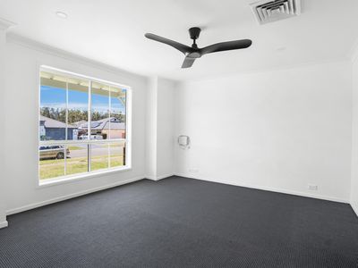 33 Birch Drive, Hamlyn Terrace