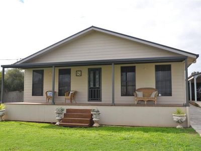 8 Dorset St, Forbes