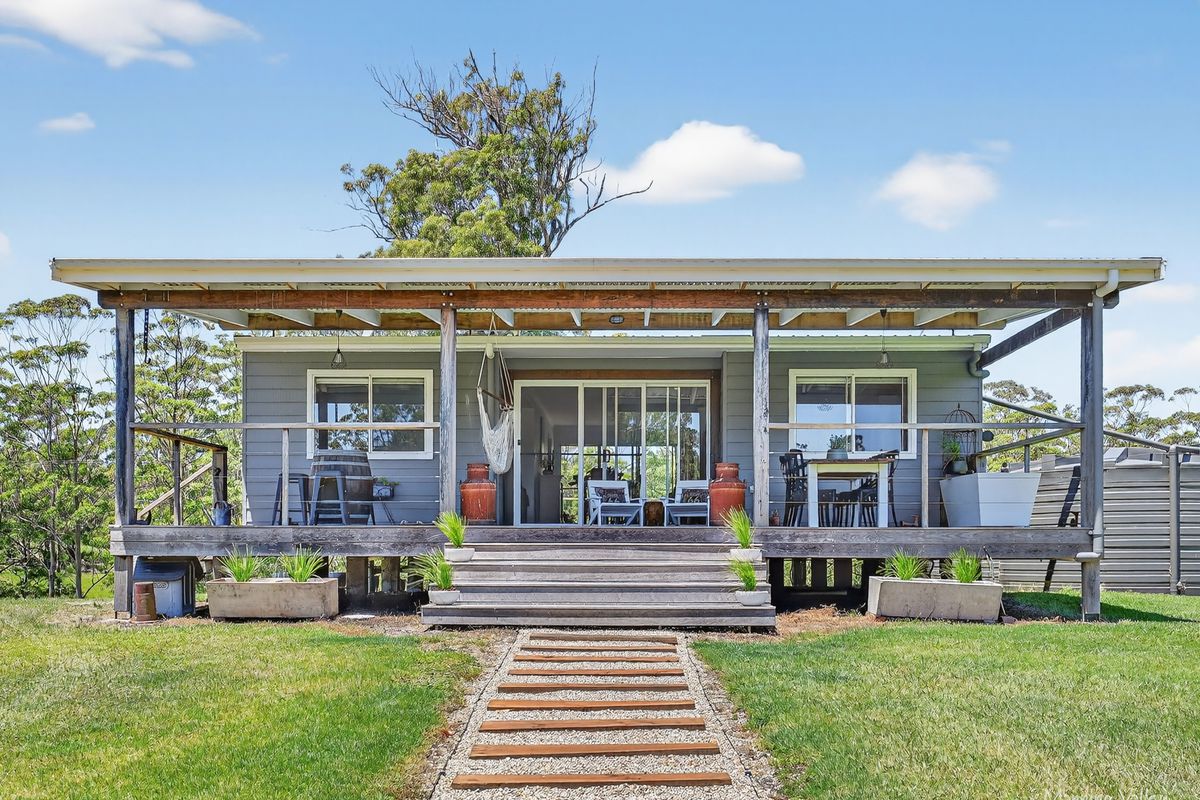 322 Hubbards Road North, Topi Topi