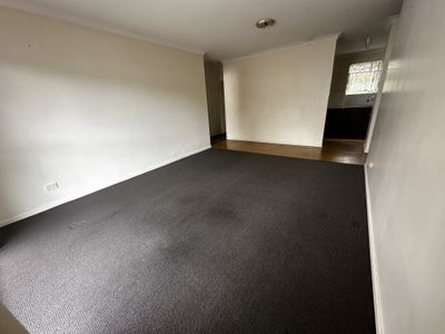 2 / 15 Wooloowin Avenue, Wooloowin