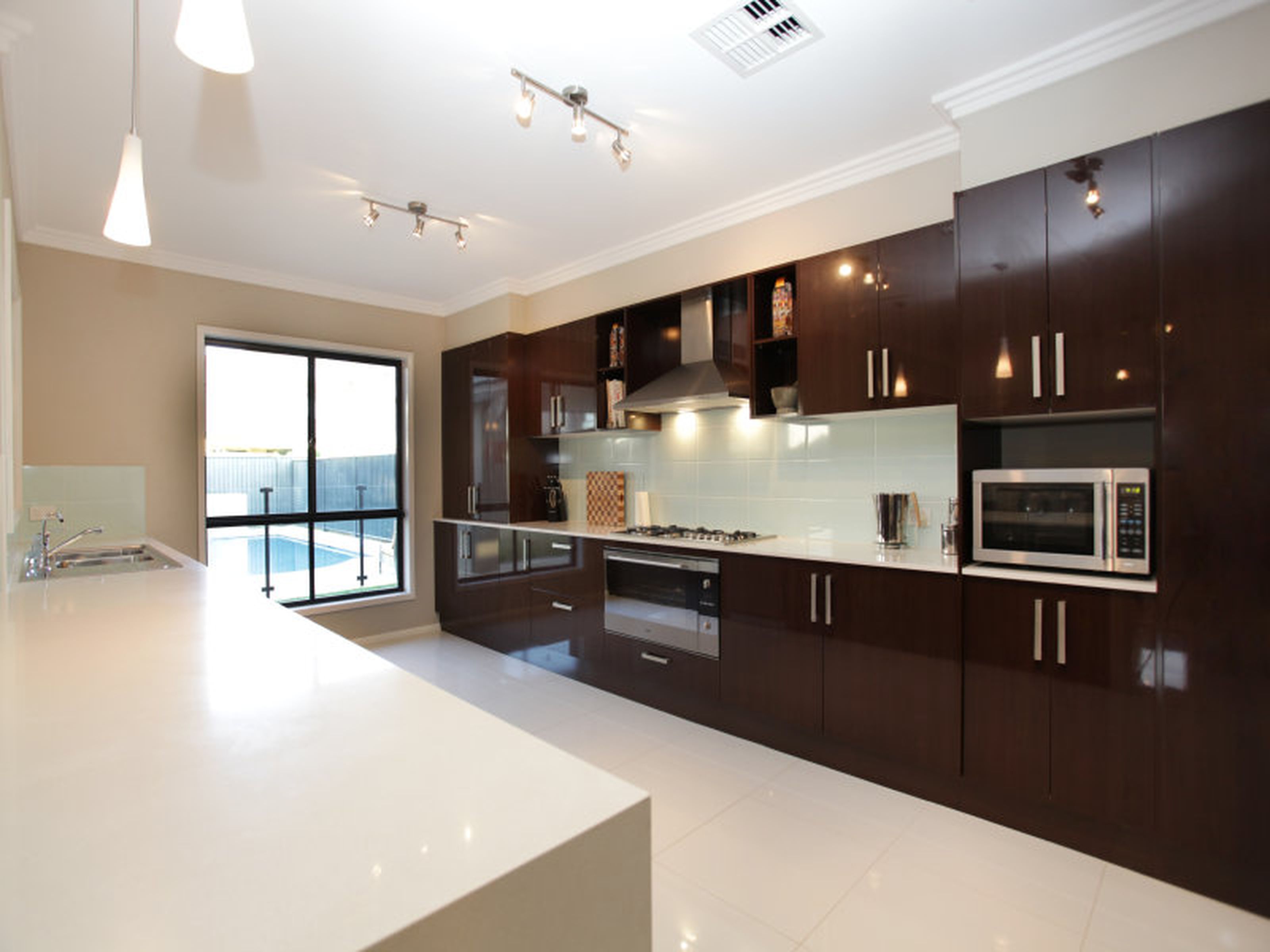 30 Bangalla Parade, GLENMORE PARK