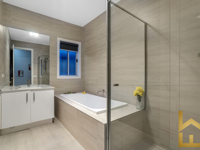 13 Tangerine Road, Manor Lakes