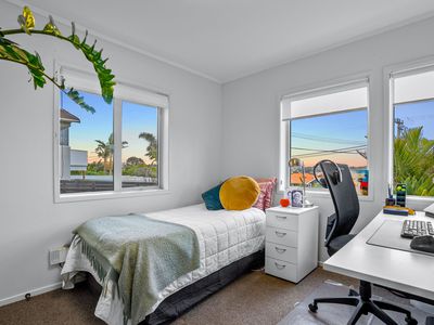 556 Beach Road, Rothesay Bay