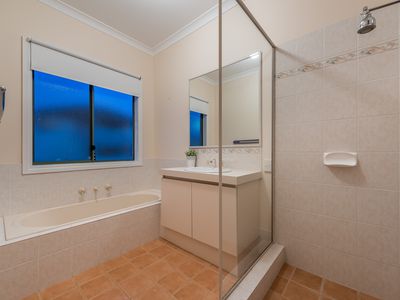 130 Lagoon Drive, Yanchep