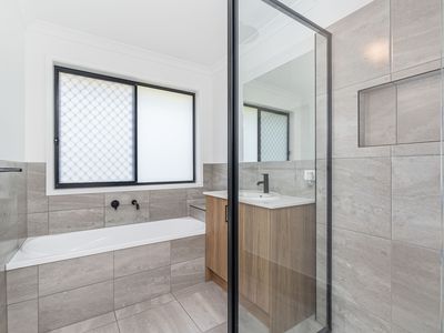 22 Coolamon Court , Urraween