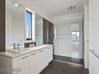 20 Sirrom Crescent, Armstrong Creek