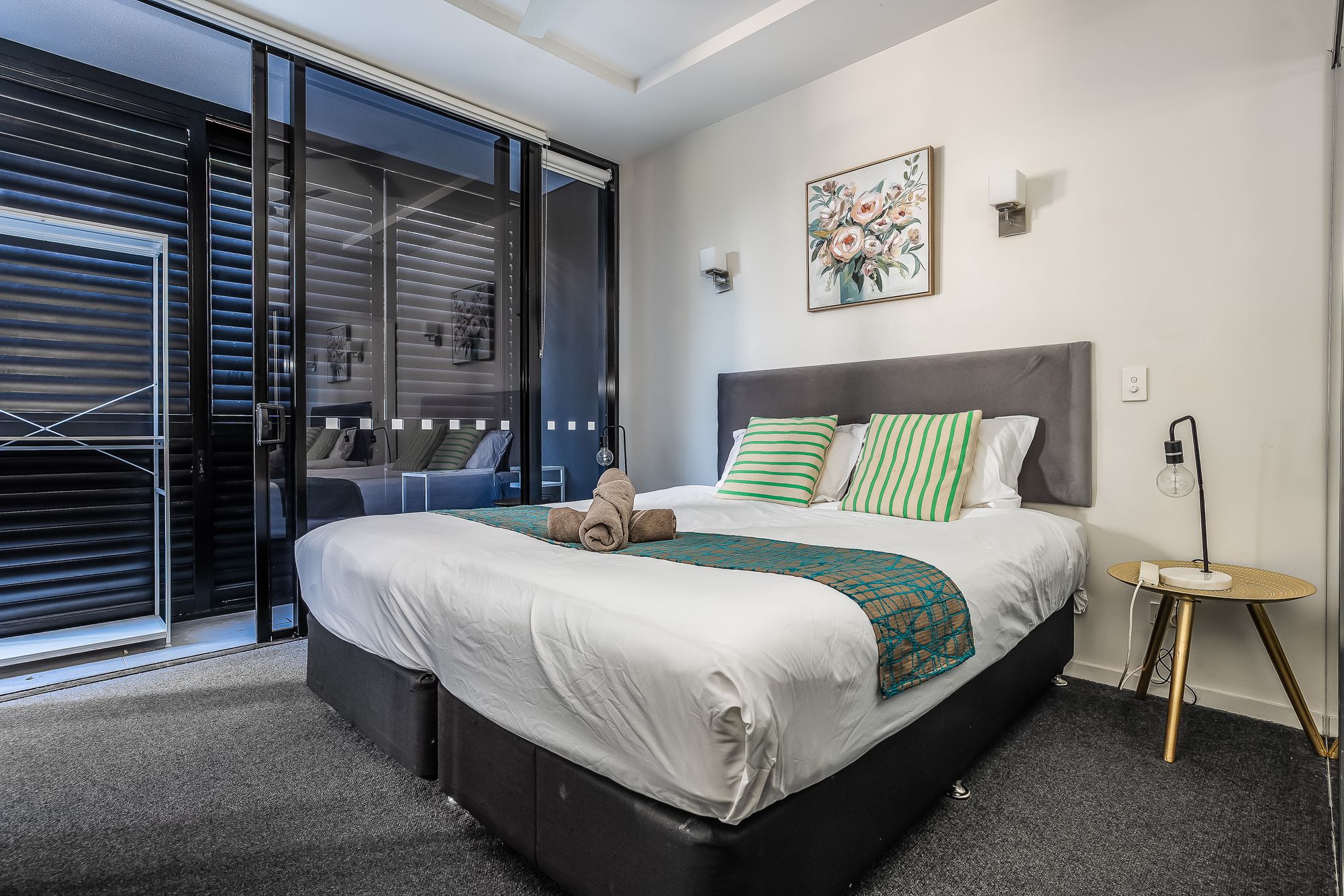 1015 / 9 Edmondstone Street, South Brisbane