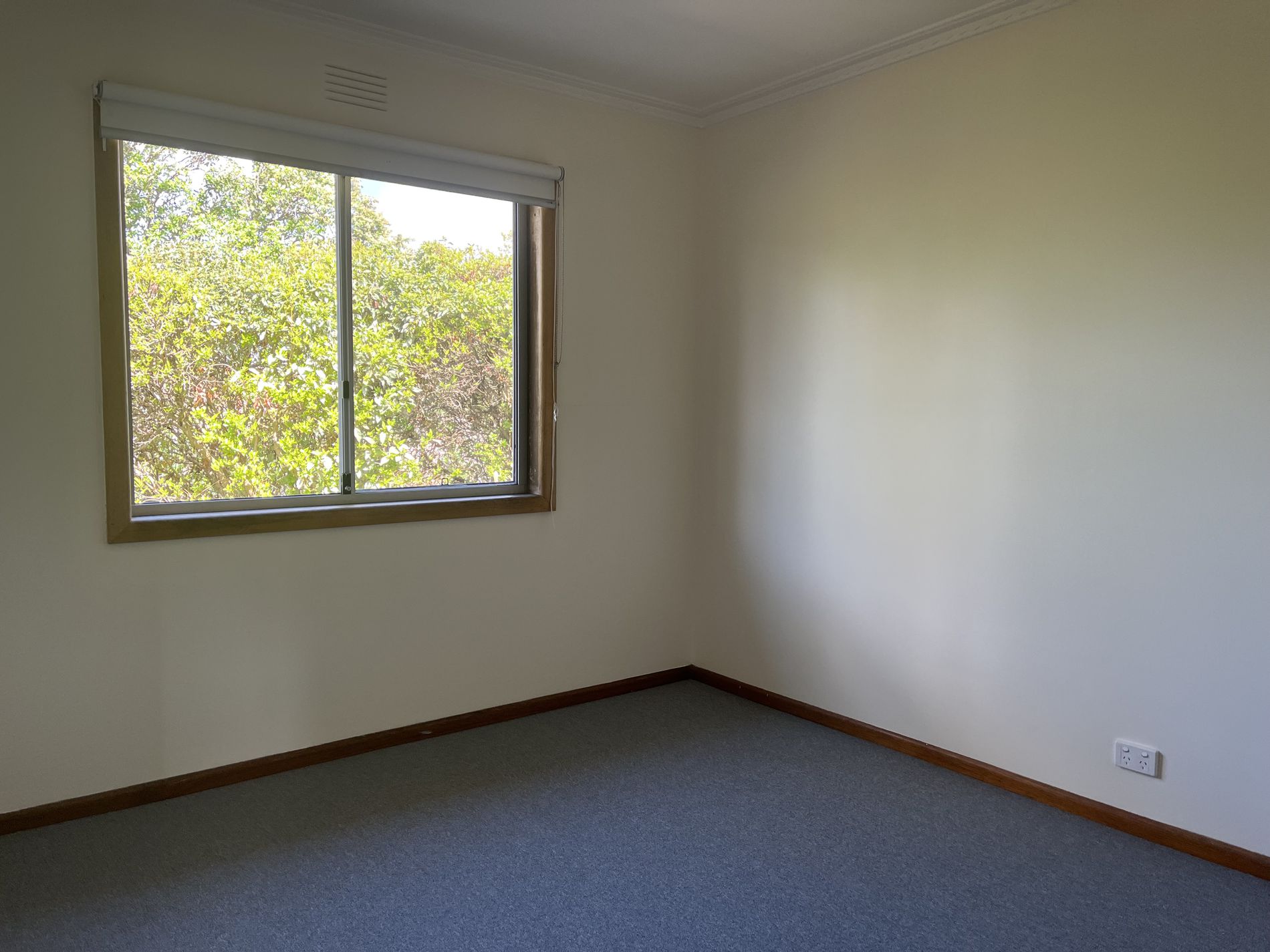 2 / 6 Portarlington Road, Newcomb