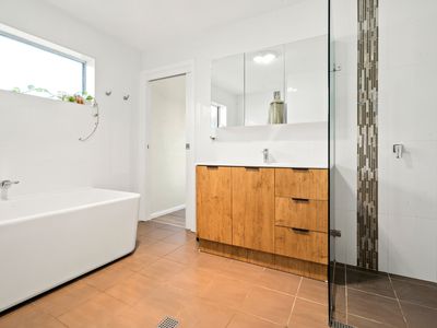 8 Matthews Drive, Mount Warrigal