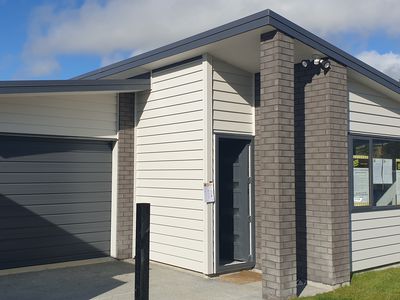 27 Kakī Drive, Kenepuru