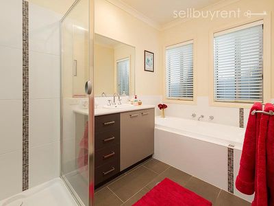 16 CASTLE CREEK ROAD, Wodonga