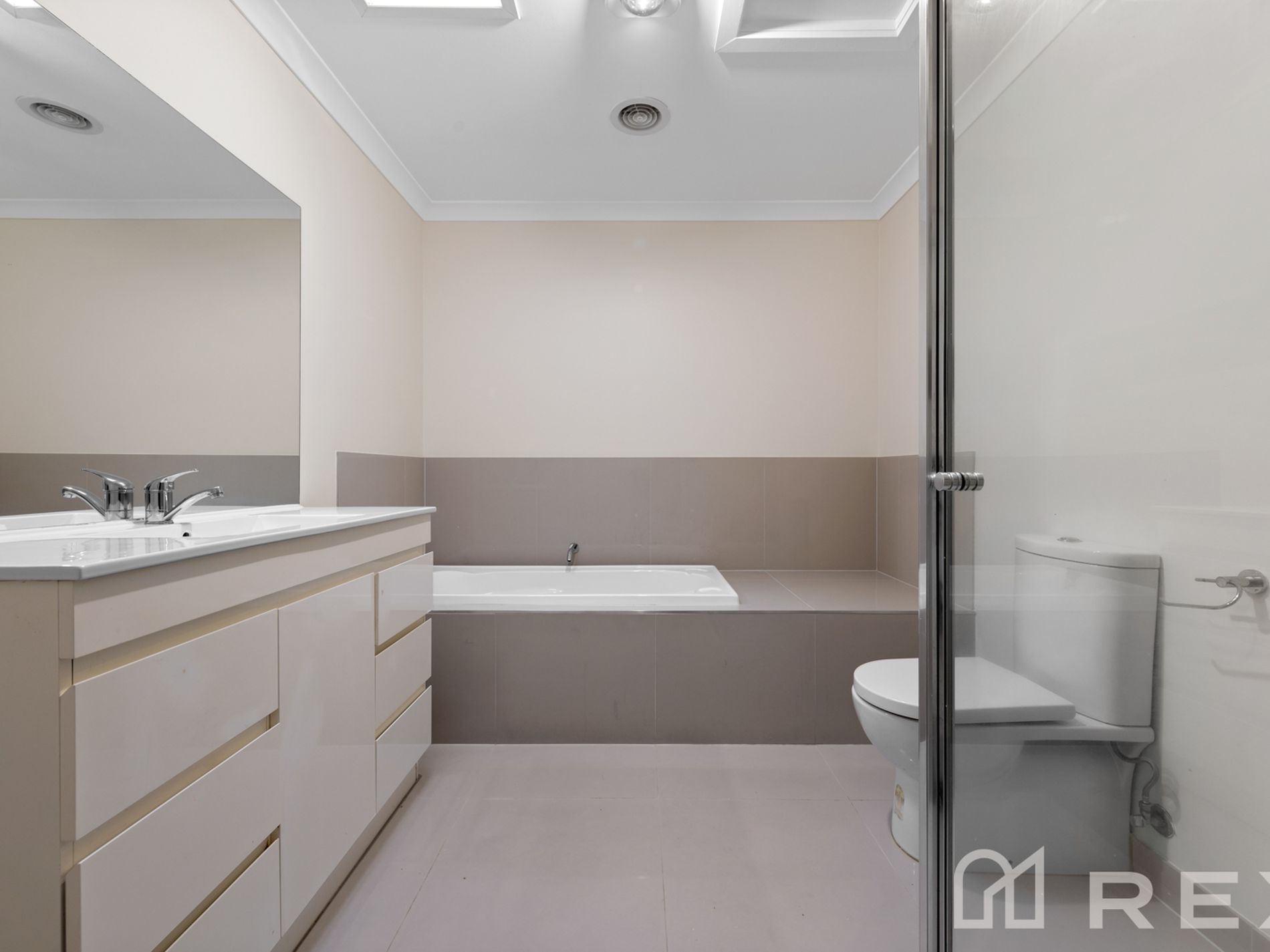 7 / 139 Endeavour Drive, Cranbourne North
