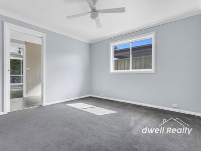 4 DEANE STREET, St Georges Basin