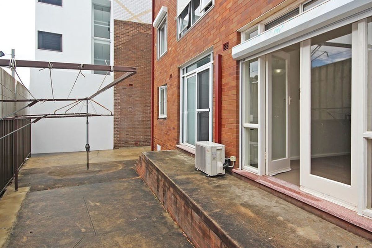 2 / 74A Queen Street, Concord West