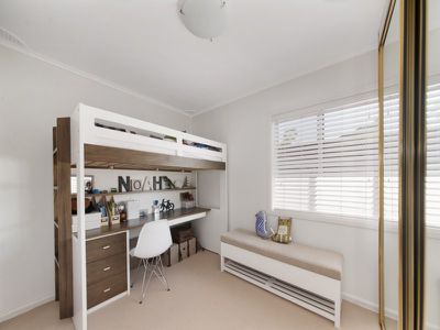 29 Hillview Parade, Lurnea
