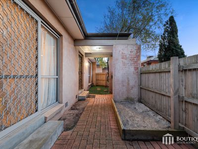 2 / 11 Adelaide Street, Dandenong