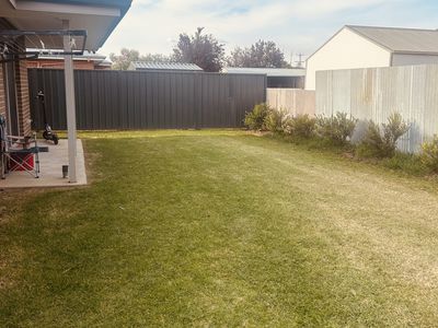 22 Lewis Crescent, Finley