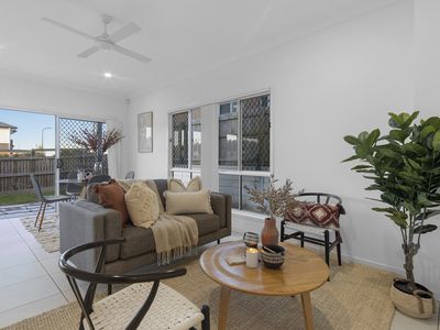 38 Santiago Crescent, Spring Mountain