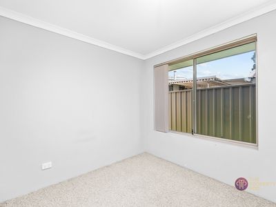 2 / 32 Barnsley Street, Queens Park