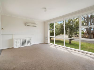 83 Pomona Road, Riverside