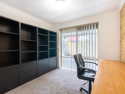 594 Safety Bay Rd, Waikiki