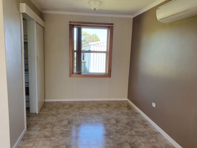 8 POOLE STREET, Millicent