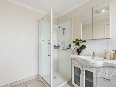 1 / 19 Joseph Link, Brighton