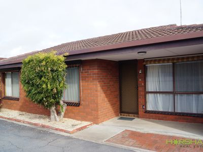 2 / 9 Andrew Street, Horsham