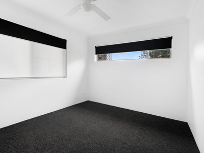 2 / 7 Lather Street, Southport