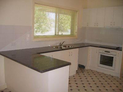 37 PLAYNE STREET, Heathcote