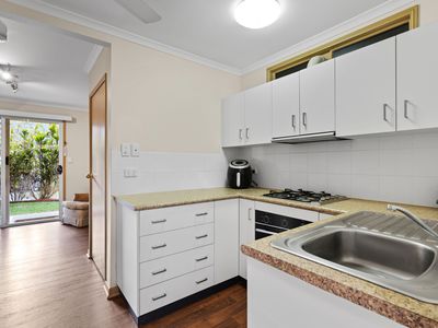 6 Powell Place, Bentley Park