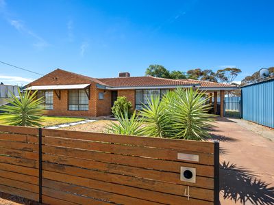 4 St John Grove, Hannans