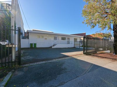 15 Robinson Avenue, Belmont