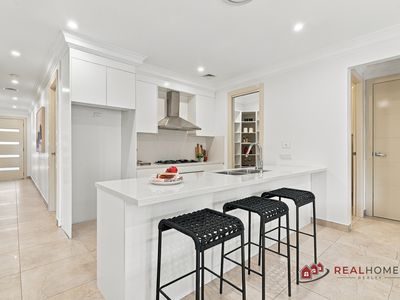 1 James Green Close, Kellyville