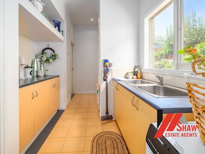 2 TEESIDE COURT, Sanctuary Lakes