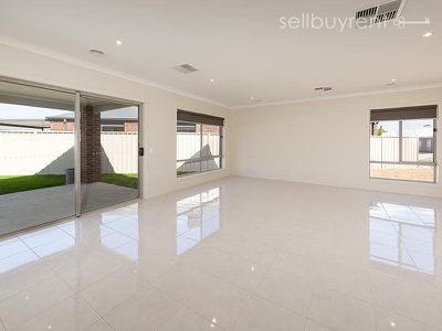 27 AXFORD BOULEVARD, Wodonga