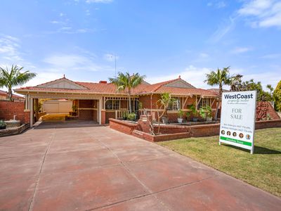 16 Frigate Close, Waikiki