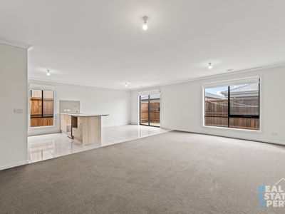 7 Newmarket Street, Cranbourne East