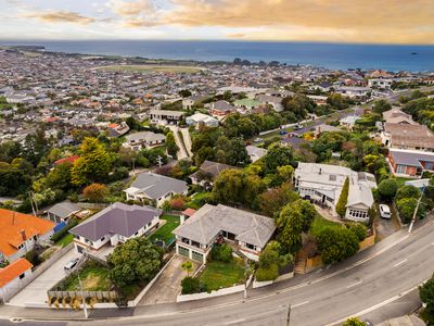 15 Middleton Road, Kew