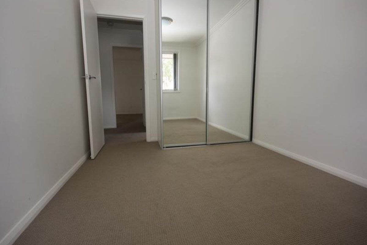 A20 / 100 Kenyons, Merrylands