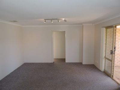 B / 8 Flora Gardens, Alexander Heights