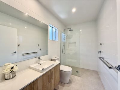 98 / 5 Serenity Drive, Eli Waters