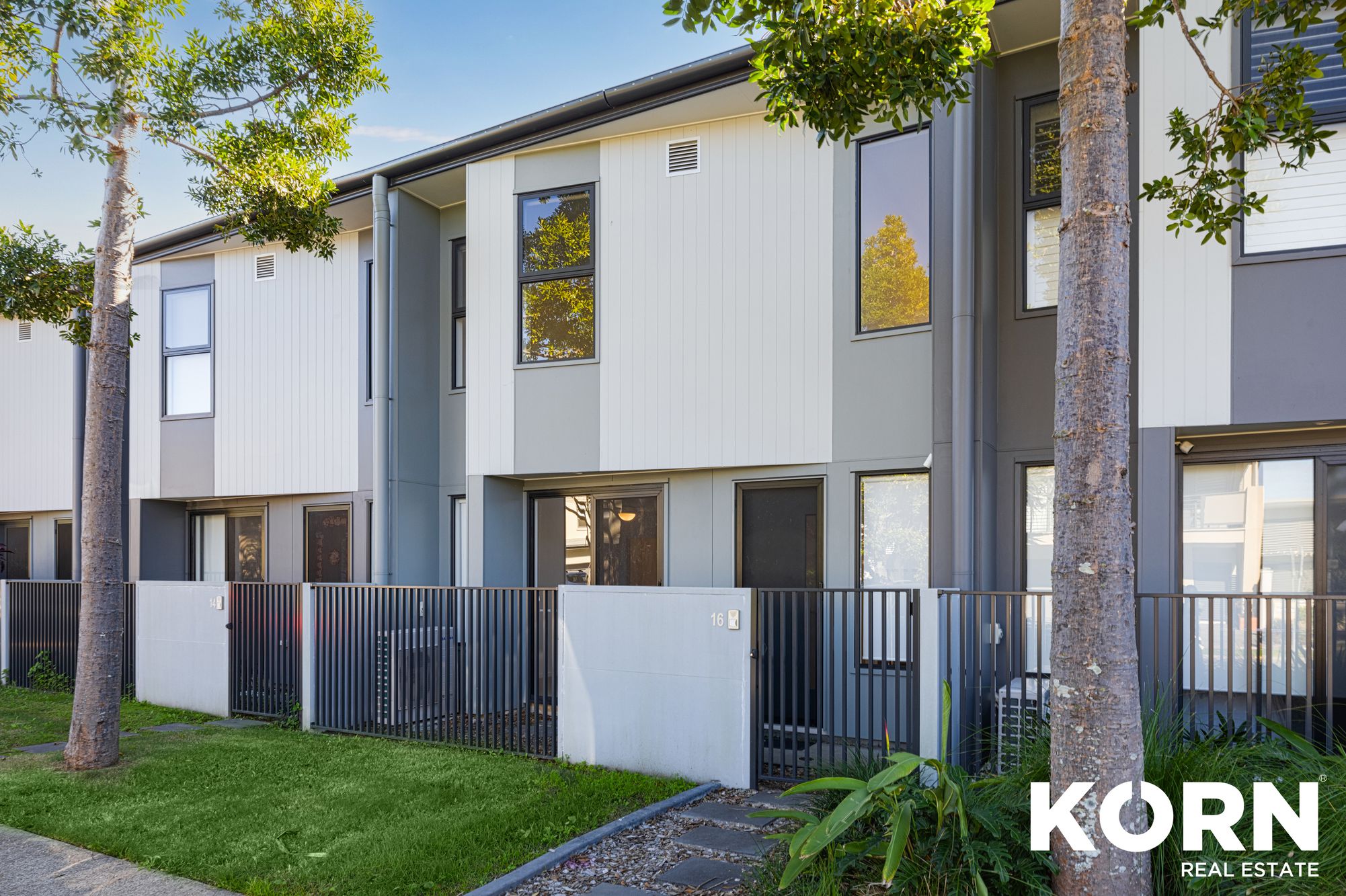 16 Outrigger Circuit, Hope Island